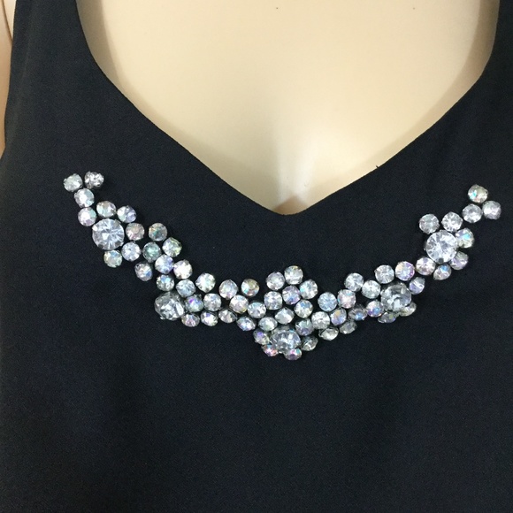 Kind Of Jewel Neckline Trapeze Tank - Picture 3 of 4